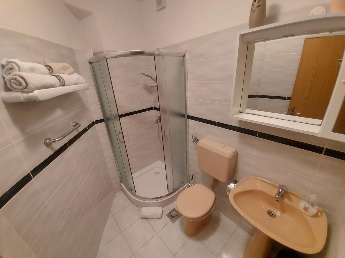 Guesthouse Boris Лабин Экстерьер фото